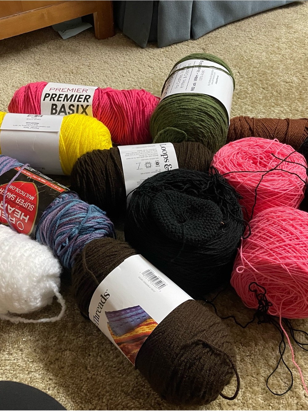 Random Yarn Lot - Picture 2 of 6